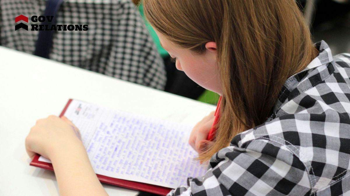 Use Scholarship Search Engines